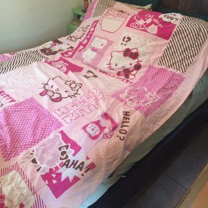 Hello Kitty reversible comforter (full)